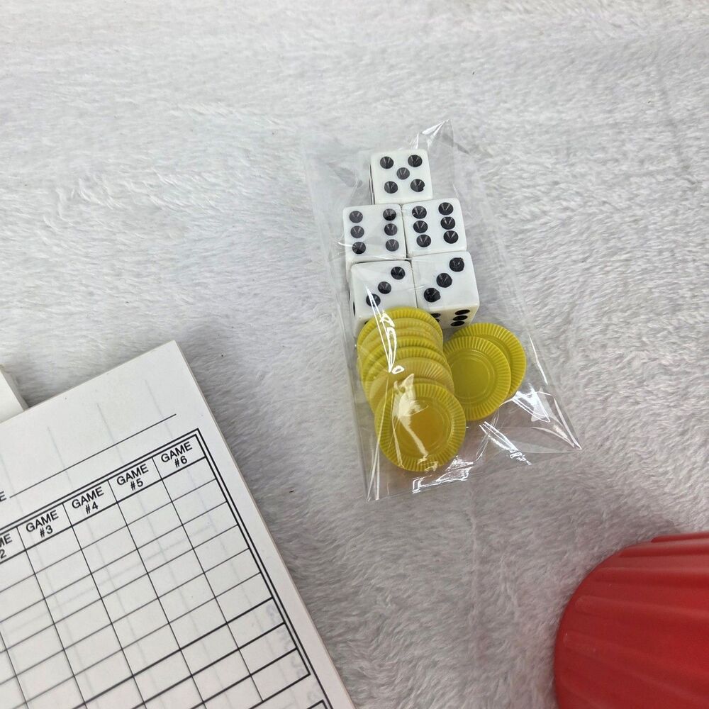 Vintage 1998 Yahtzee Dice Game Milton Bradley Complete With Score Pads - Picture 7 of 11